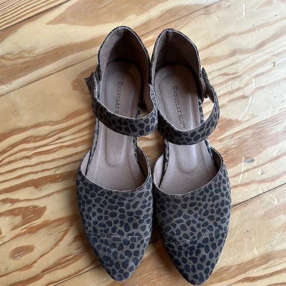 Chocolat Blu Gaia Pointy Toe Flats - Picture 2 of 3